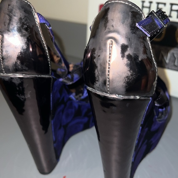 New Betsey Johnson Rare Purple Floral Peep Toe Platform Wedges with Leopard Sole - Picture 9 of 10